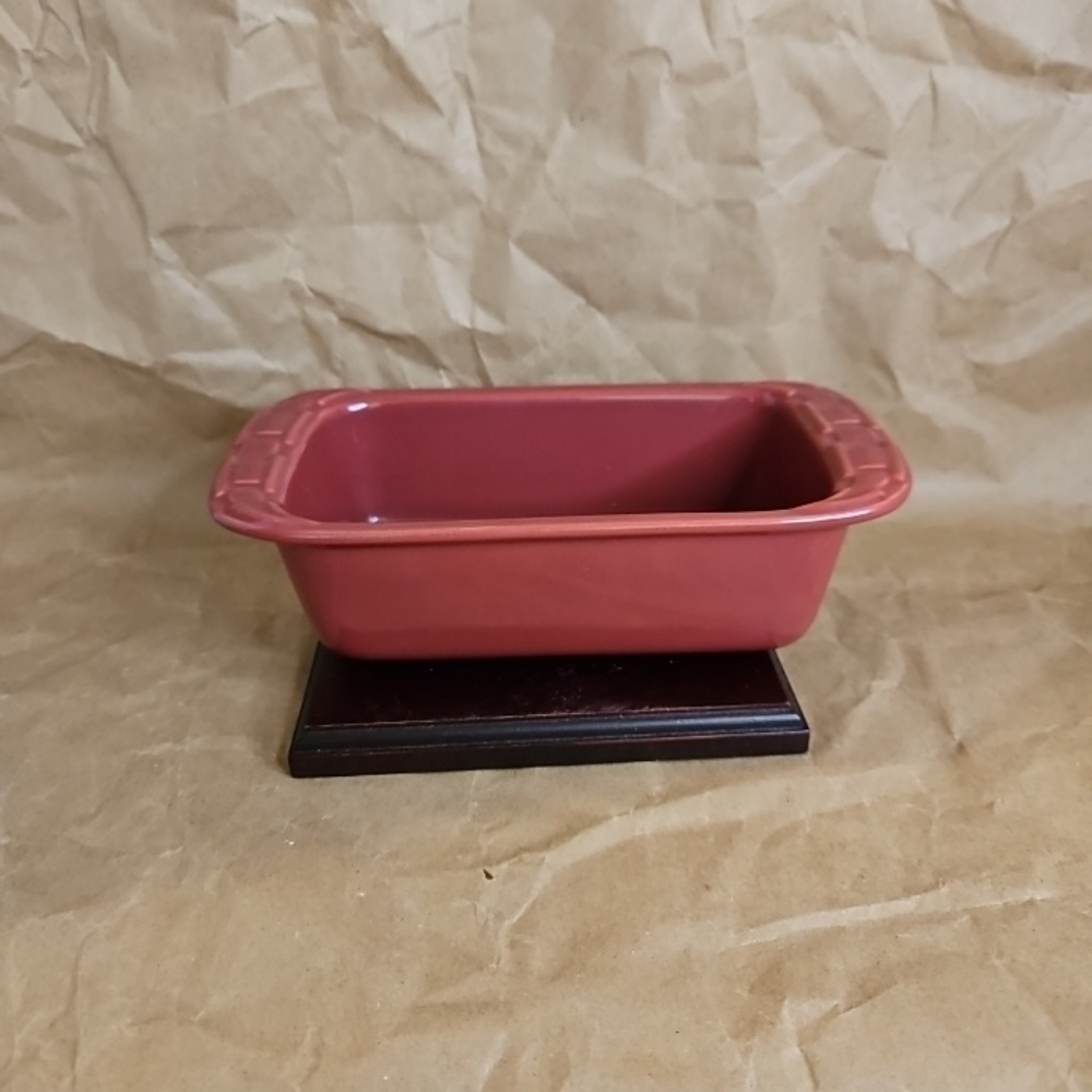 Longaberger Woven Traditions Paprika  8" L X 4”W X 2.5”T Loaf Pan